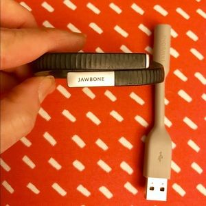 Women’s Jawbone UP with USB charger